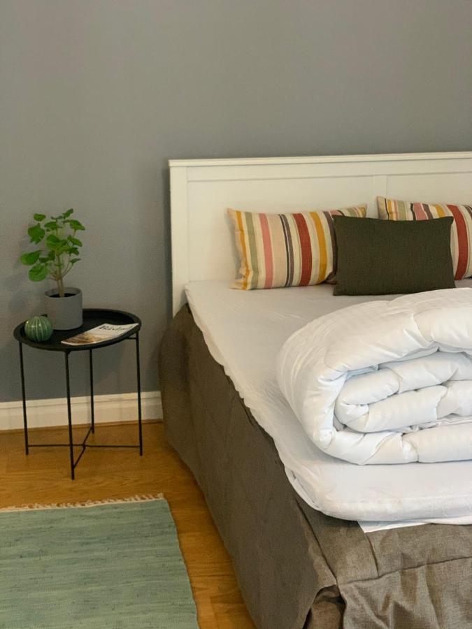 Tree Top Hill - The Old Station House - Bastad Holiday Apartments Extérieur photo