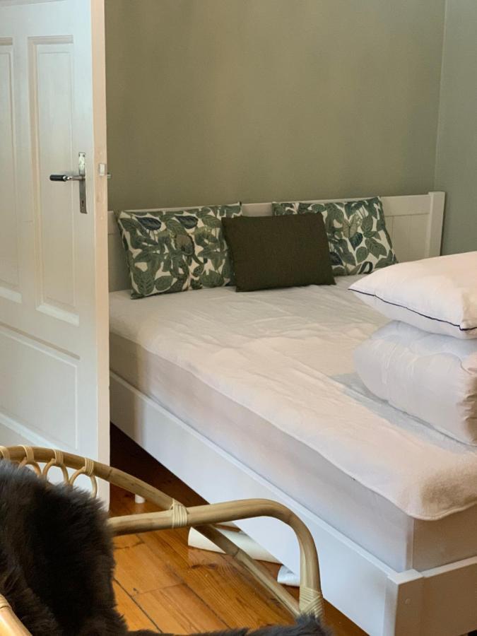 Tree Top Hill - The Old Station House - Bastad Holiday Apartments Extérieur photo