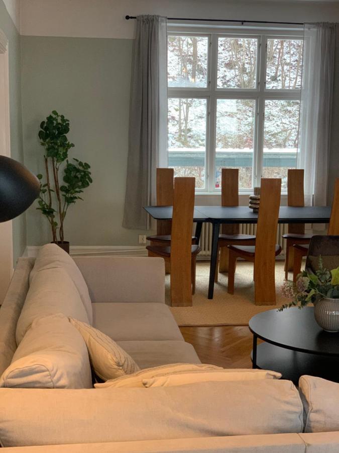 Tree Top Hill - The Old Station House - Bastad Holiday Apartments Extérieur photo