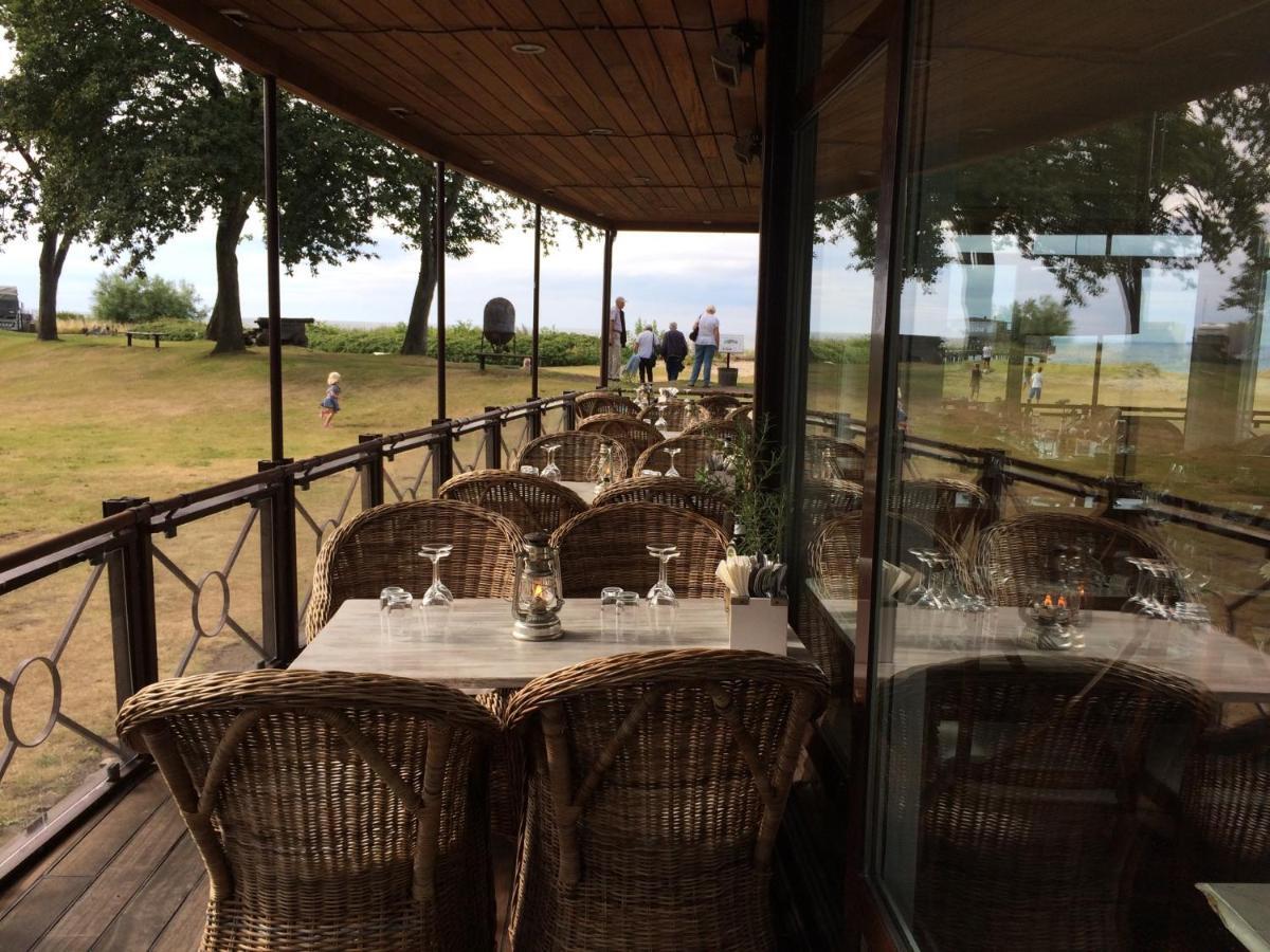 Tree Top Hill - The Old Station House - Bastad Holiday Apartments Extérieur photo